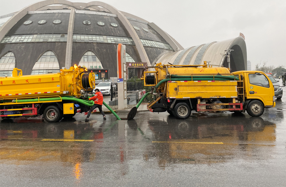 虎踞关商场管道清淤